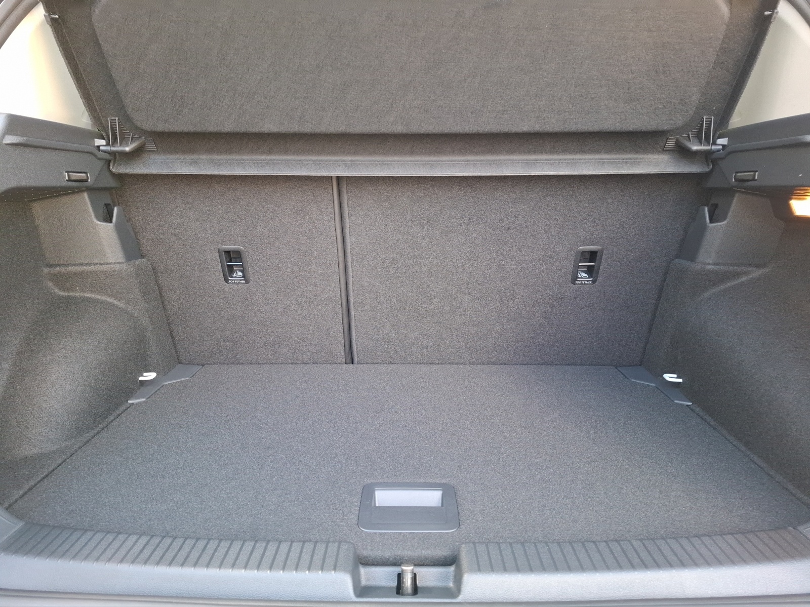 Fahrzeugabbildung Volkswagen T-Cross 1.5l TSI Goal IQ-LED NAVI KESSY KAMERA