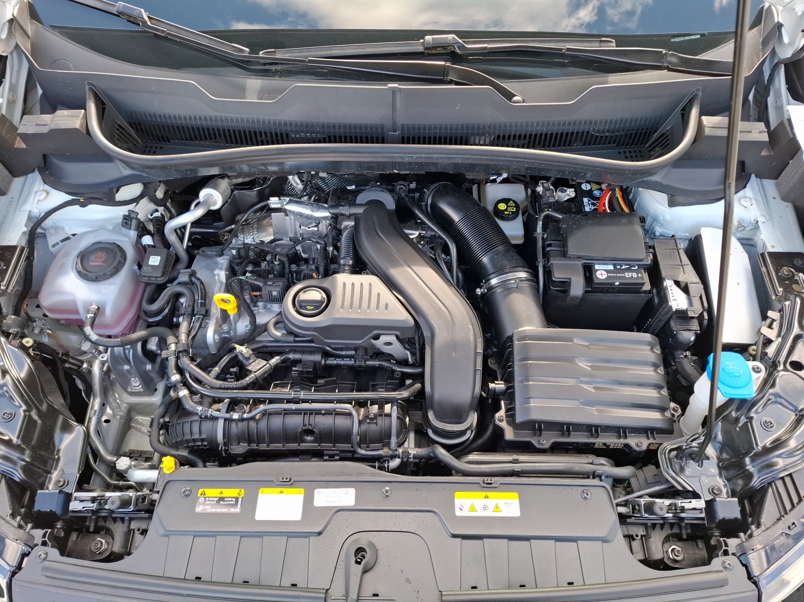 Fahrzeugabbildung Volkswagen T-Cross 1.5l TSI Goal IQ-LED NAVI KESSY KAMERA