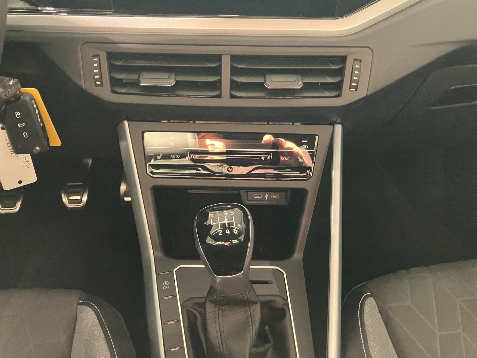 Fahrzeugabbildung Volkswagen Taigo Energy AHZV NAVI LED DAB AUTO LIGHT