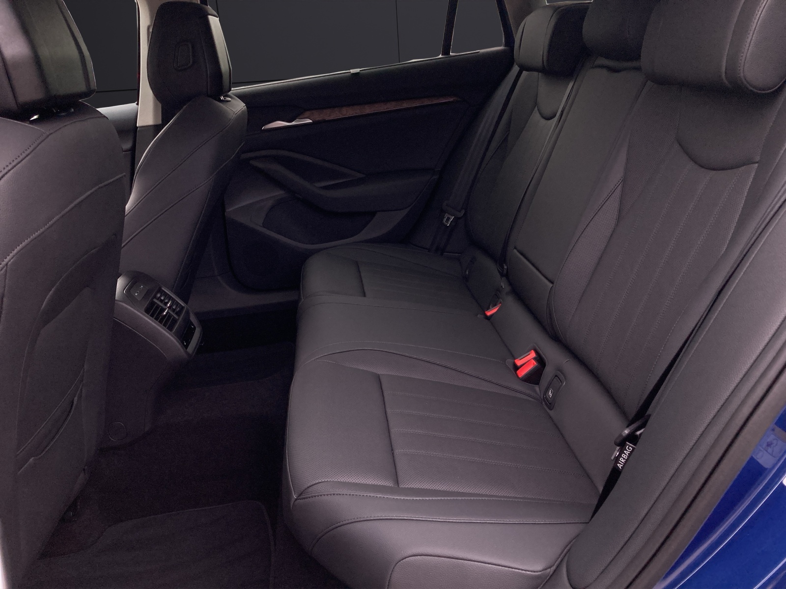 Fahrzeugabbildung SKODA Superb Combi L&K 2.0 TDI 142kW 4x4 L&K Matrix, Standheizung, AHZV