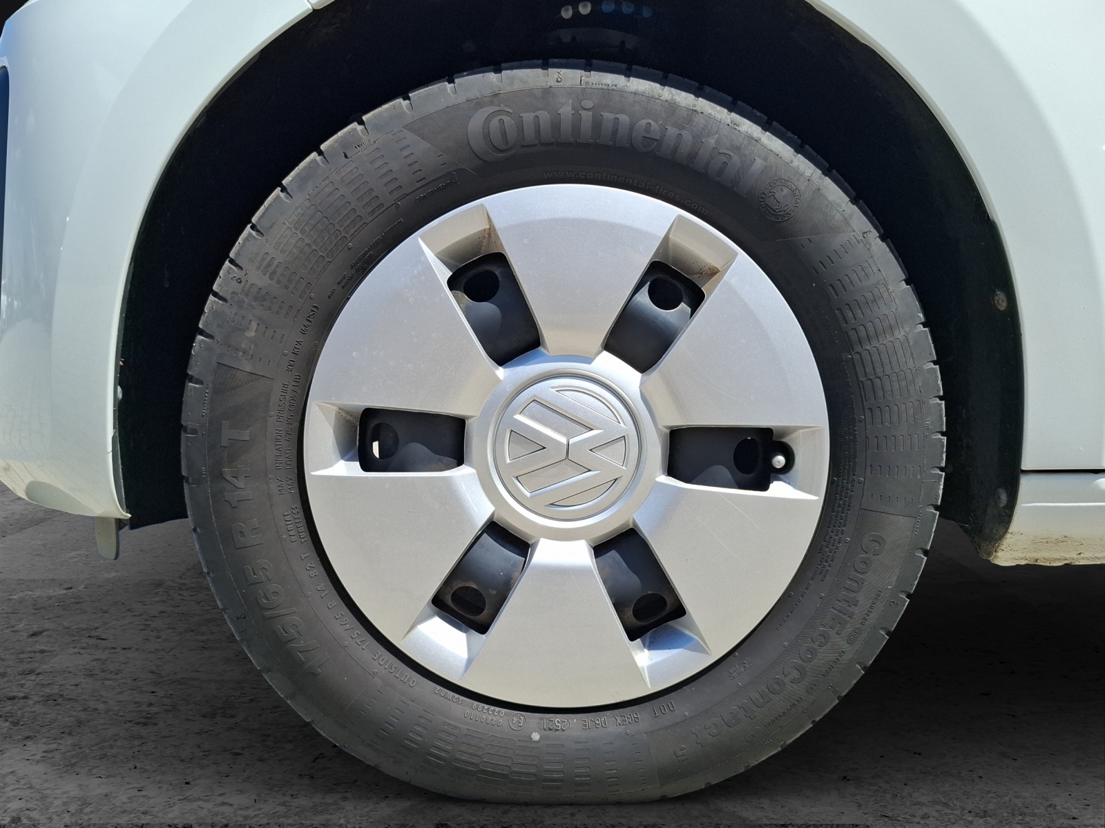 Fahrzeugabbildung Volkswagen up! 1.0 Basis Klima DAB GRA SH