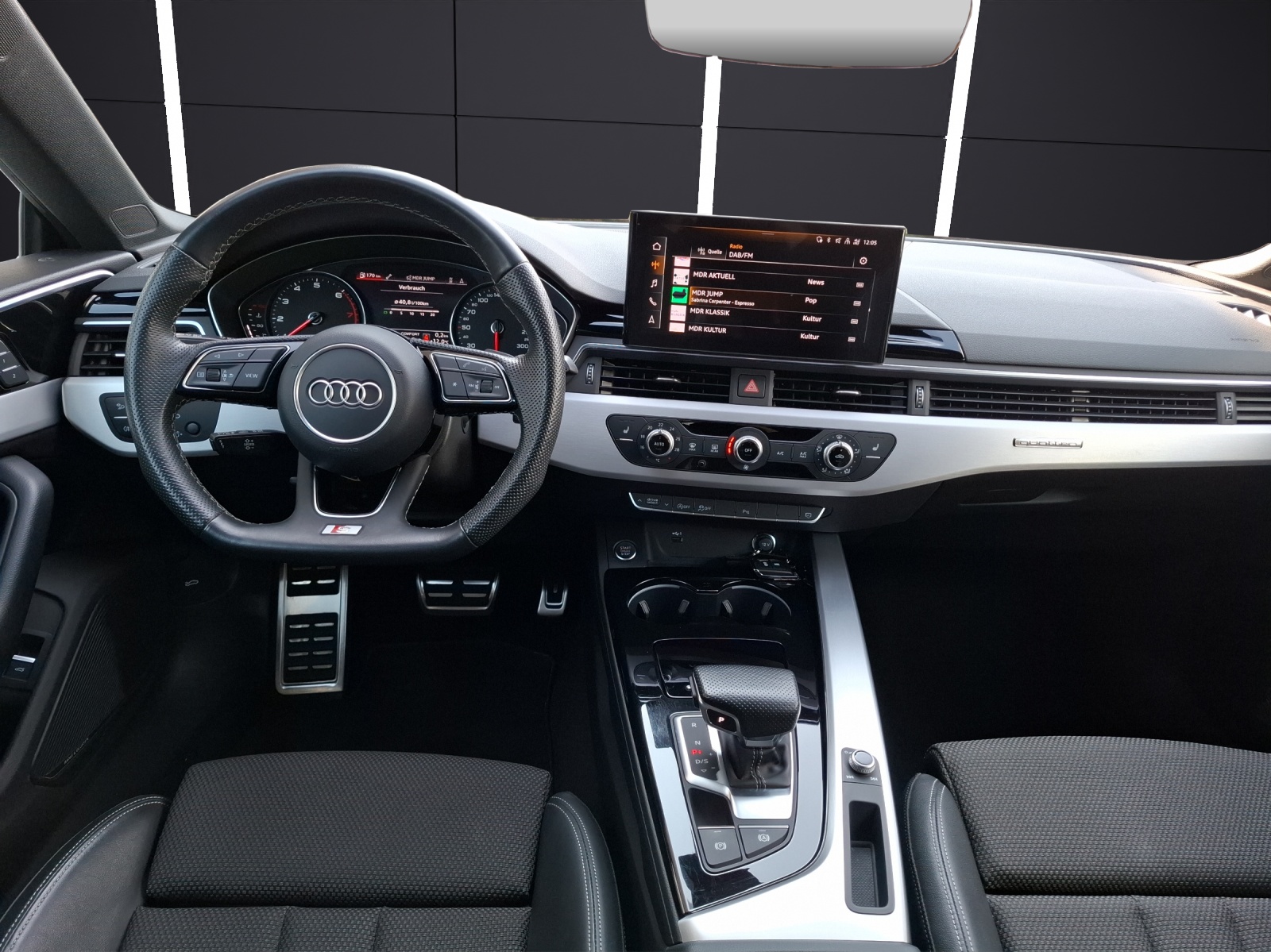 Fahrzeugabbildung Audi A5 Sportback 45 TFSI S-line S-tronic quattro Standhzg. Matrix AHK Navi B&O SH