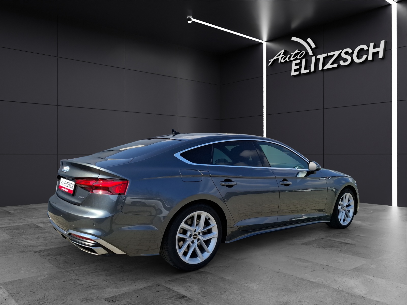 Fahrzeugabbildung Audi A5 Sportback 45 TFSI S-line S-tronic quattro Standhzg. Matrix AHK Navi B&O SH