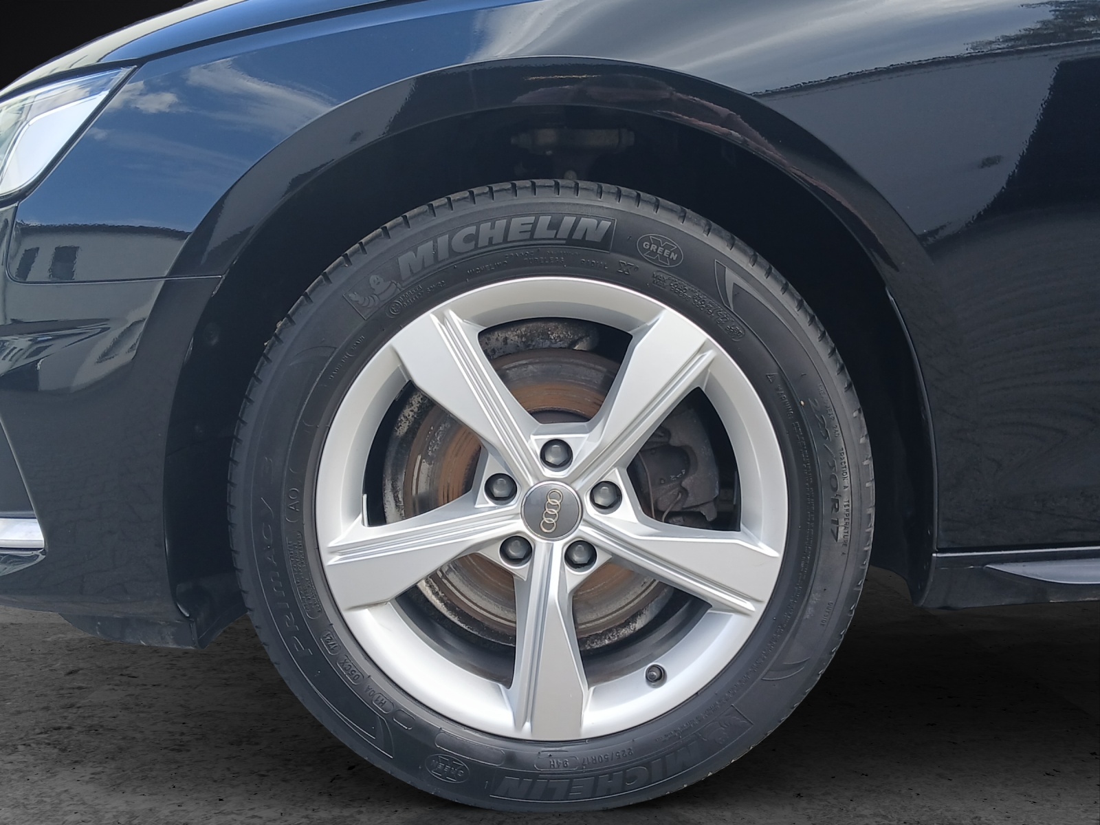 Fahrzeugabbildung Audi A4 Avant 35 TFSI advanced S-tronic LED Navi Leder ACC RFK SH