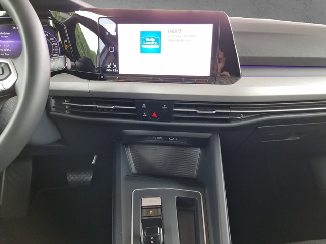 Fahrzeugabbildung Volkswagen Golf VIII Variant TDI DSG LED AHK Navi AID ACC PDC SH LM