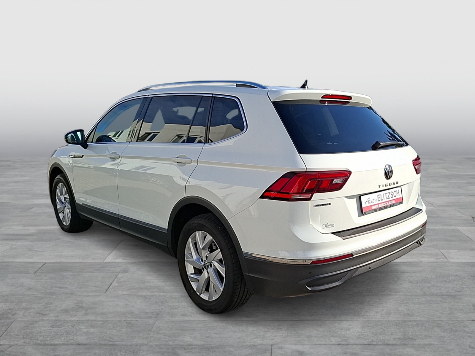 Fahrzeugabbildung Volkswagen Tiguan Allspace TSI Life DSG 7-Si LED Navi VC HUD ACC AHK SHZ