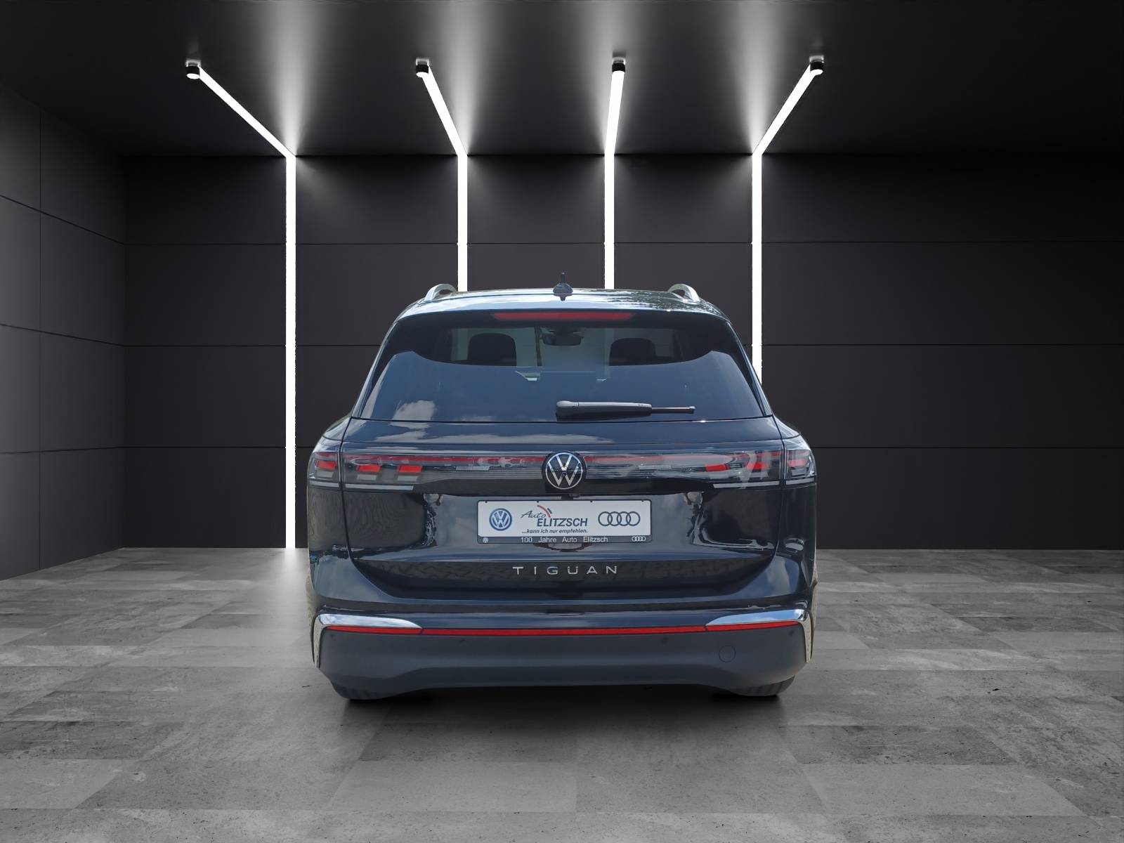 Fahrzeugabbildung Volkswagen Tiguan 2.0 TDI Elegance IQ.Light Navi ACC AHK STHZ 4xSHZ