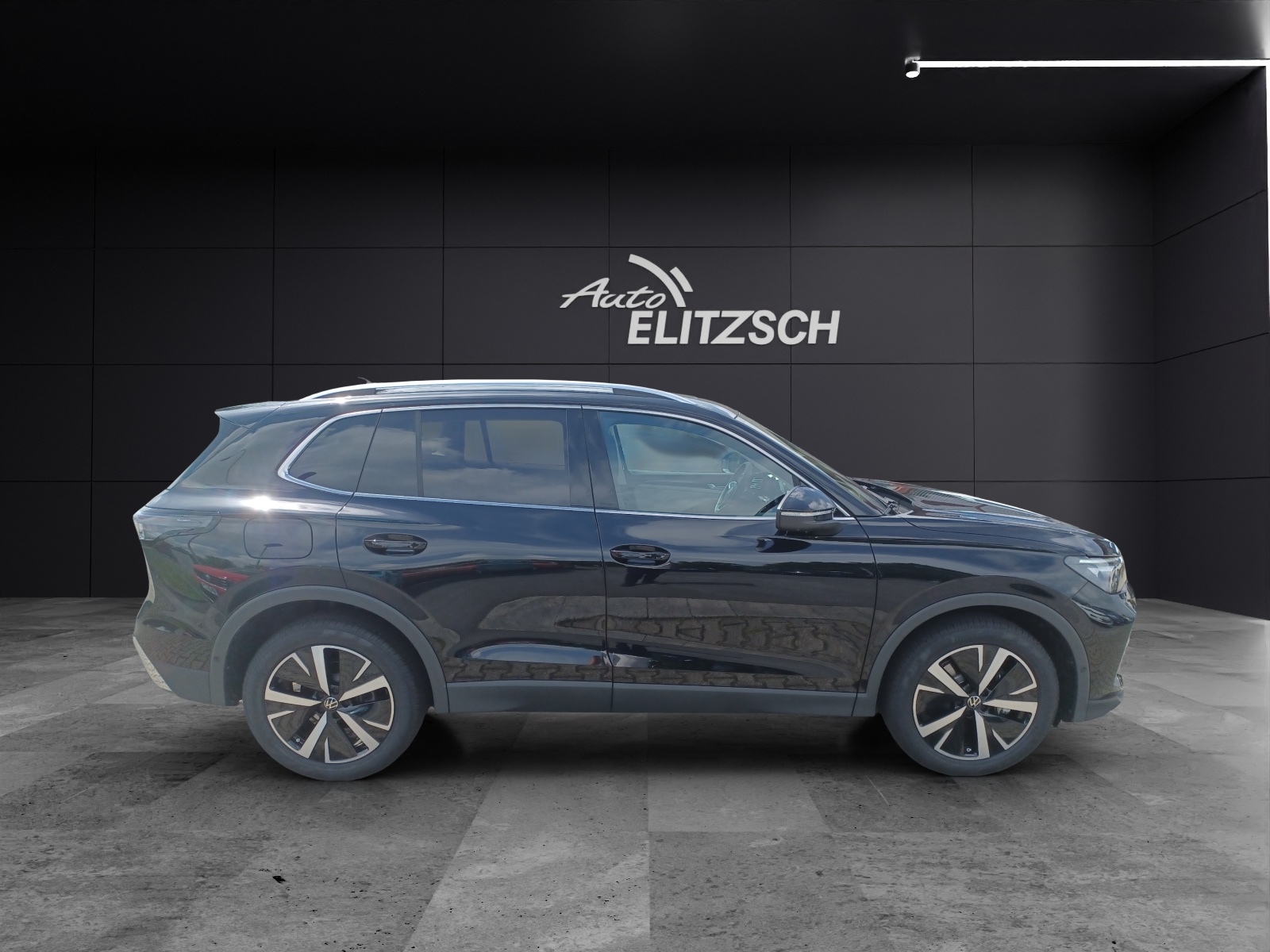 Fahrzeugabbildung Volkswagen Tiguan 2.0 TDI Elegance IQ.Light Navi ACC AHK STHZ 4xSHZ