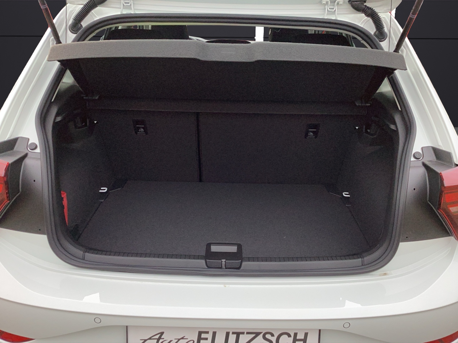 Fahrzeugabbildung Volkswagen Polo Life LED, DAB +, AUTO LIGHT ASSIST , ACC