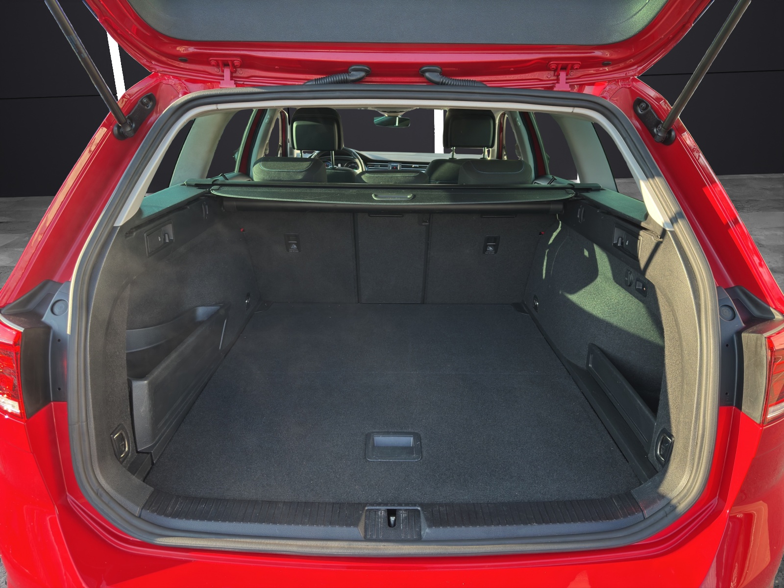 Fahrzeugabbildung Volkswagen Passat Variant GTE LED ACC AHK NAVI