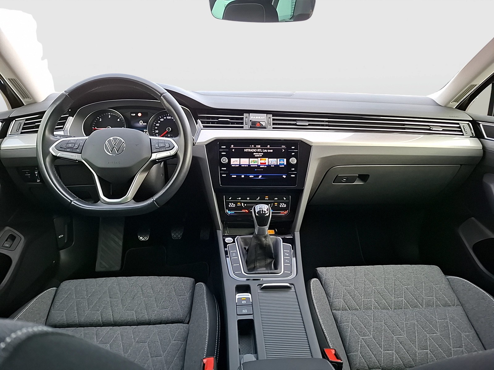 Fahrzeugabbildung Volkswagen Passat Variant TDI Business Matrix AHK Navi ACC RFK SH