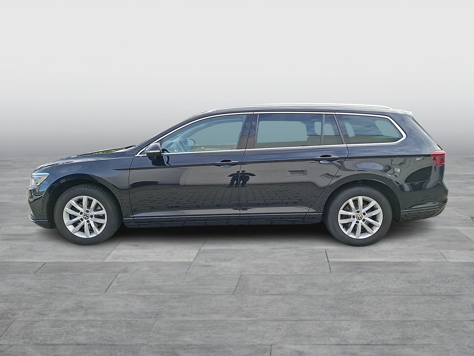 Fahrzeugabbildung Volkswagen Passat Variant TDI Business Matrix AHK Navi ACC RFK SH