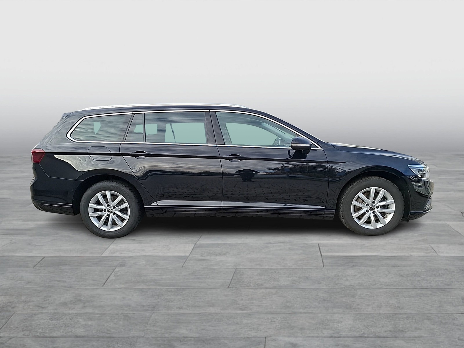 Fahrzeugabbildung Volkswagen Passat Variant TDI Business Matrix AHK Navi ACC RFK SH