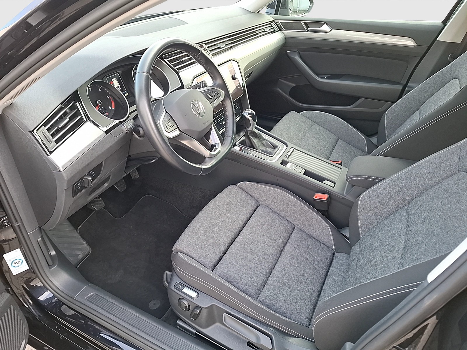 Fahrzeugabbildung Volkswagen Passat Variant TDI Business Matrix AHK Navi ACC RFK SH