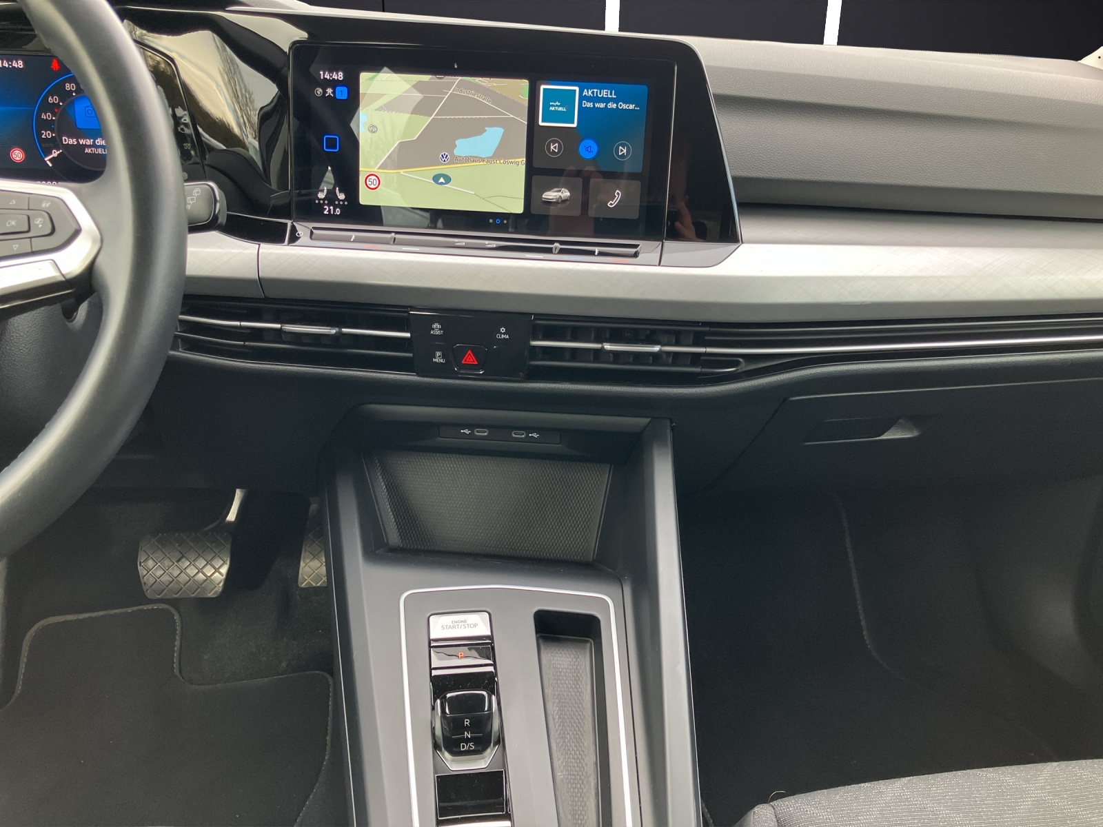 Fahrzeugabbildung Volkswagen Golf VIII Variant Life TDI DSG LED SH PDC Ambiente WeConnect Navi Klima