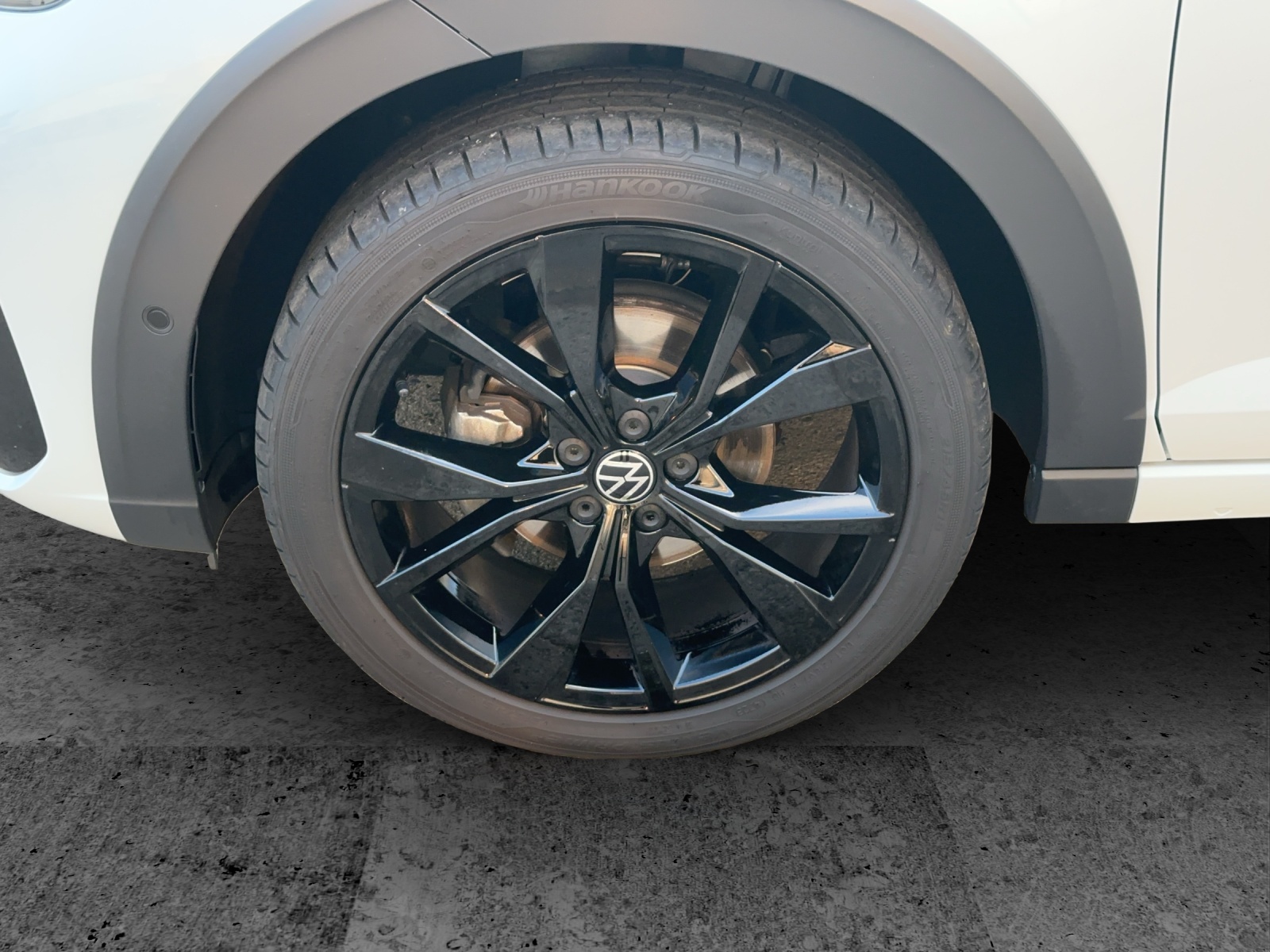 Fahrzeugabbildung Volkswagen Taigo R-Line TSI DSG Matrix RFK AppCon ACC SH NAVI R-Line TSI DSG Matrix RFK AppCon ACC SH NAVI