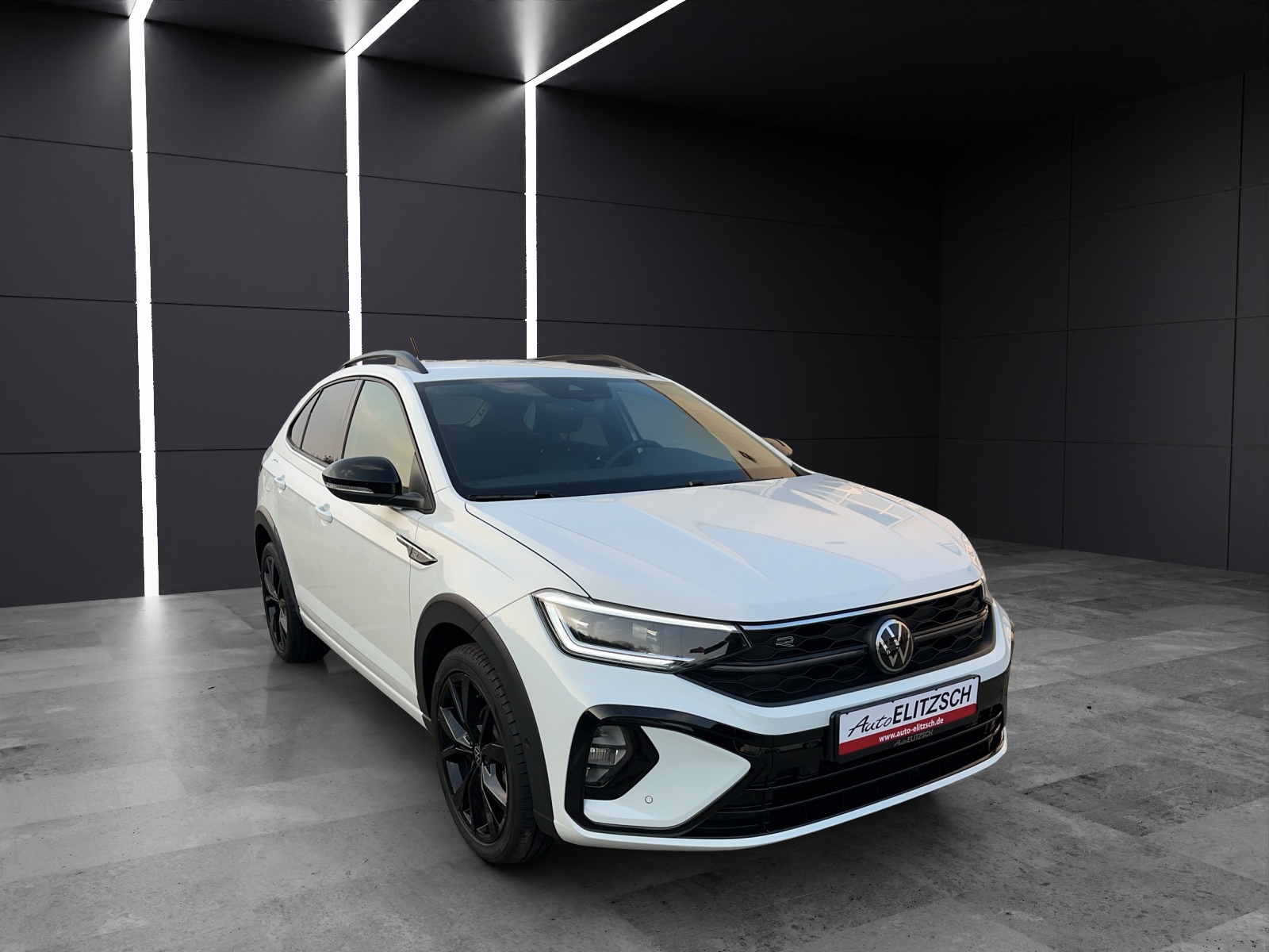 Fahrzeugabbildung Volkswagen Taigo R-Line TSI DSG Matrix RFK AppCon ACC SH NAVI R-Line TSI DSG Matrix RFK AppCon ACC SH NAVI