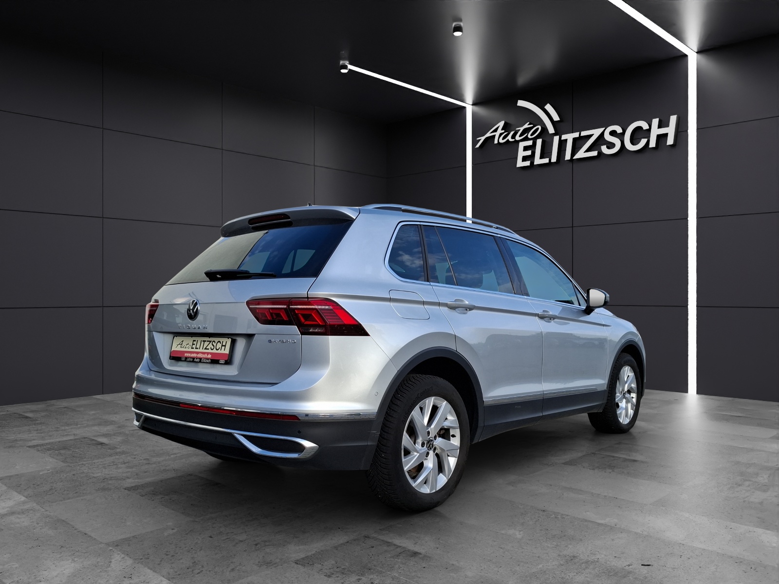 Fahrzeugabbildung Volkswagen Tiguan eHybrid Elegance DSG Matrix AHK Navi AID HUD ACC RFK SH