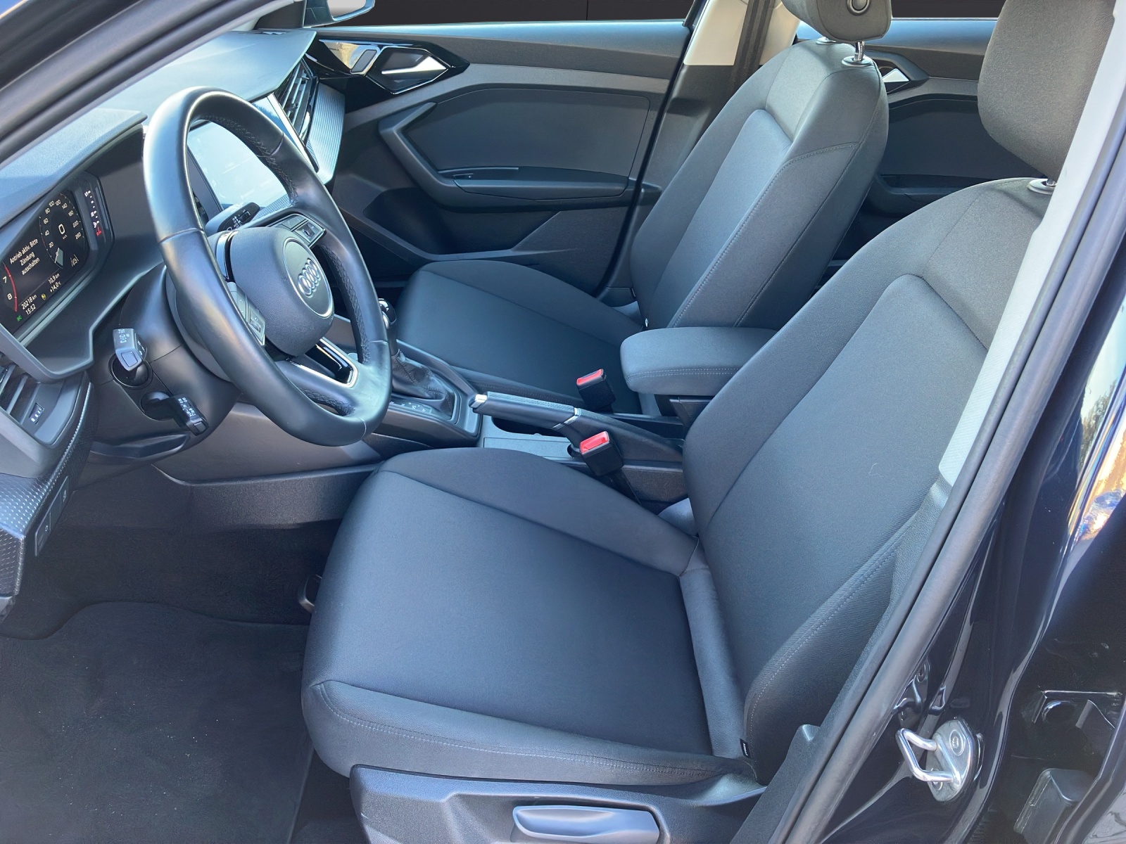 Fahrzeugabbildung Audi A1 Sportback 30 TFSI advanced S-tronic Climatronic AVC GRA SH