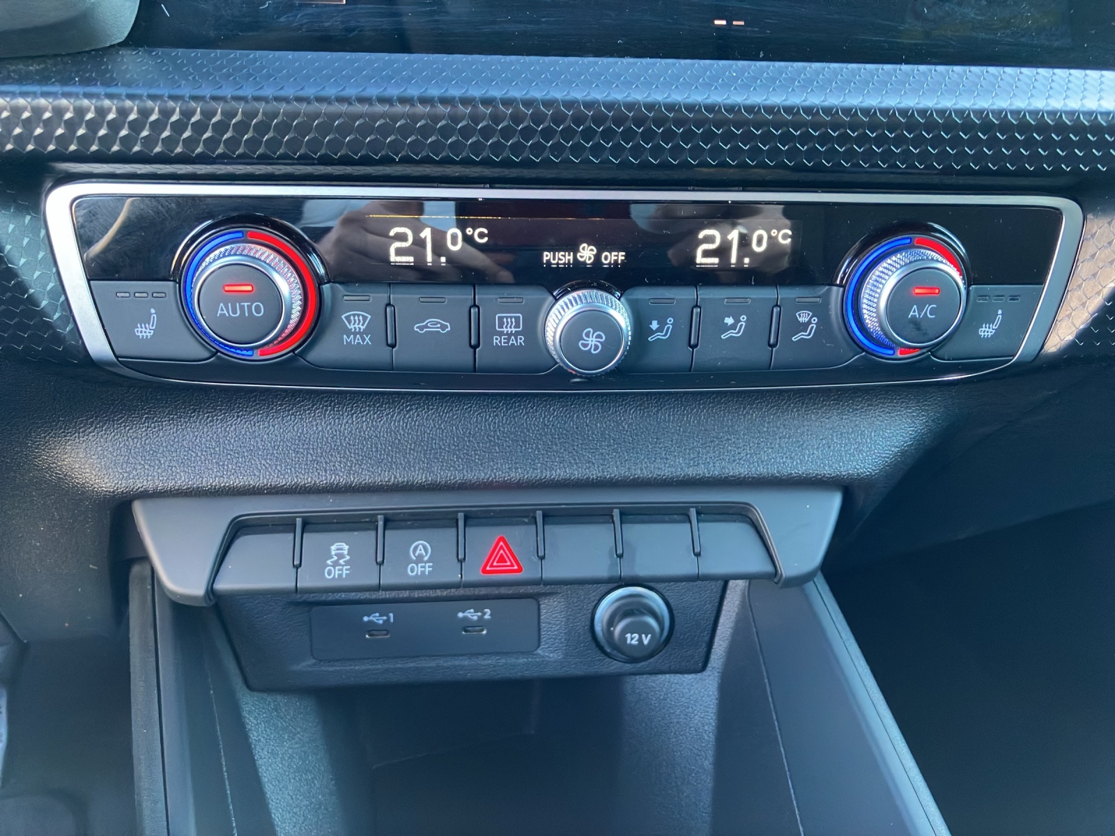 Fahrzeugabbildung Audi A1 Sportback 30 TFSI advanced S-tronic Climatronic AVC GRA SH