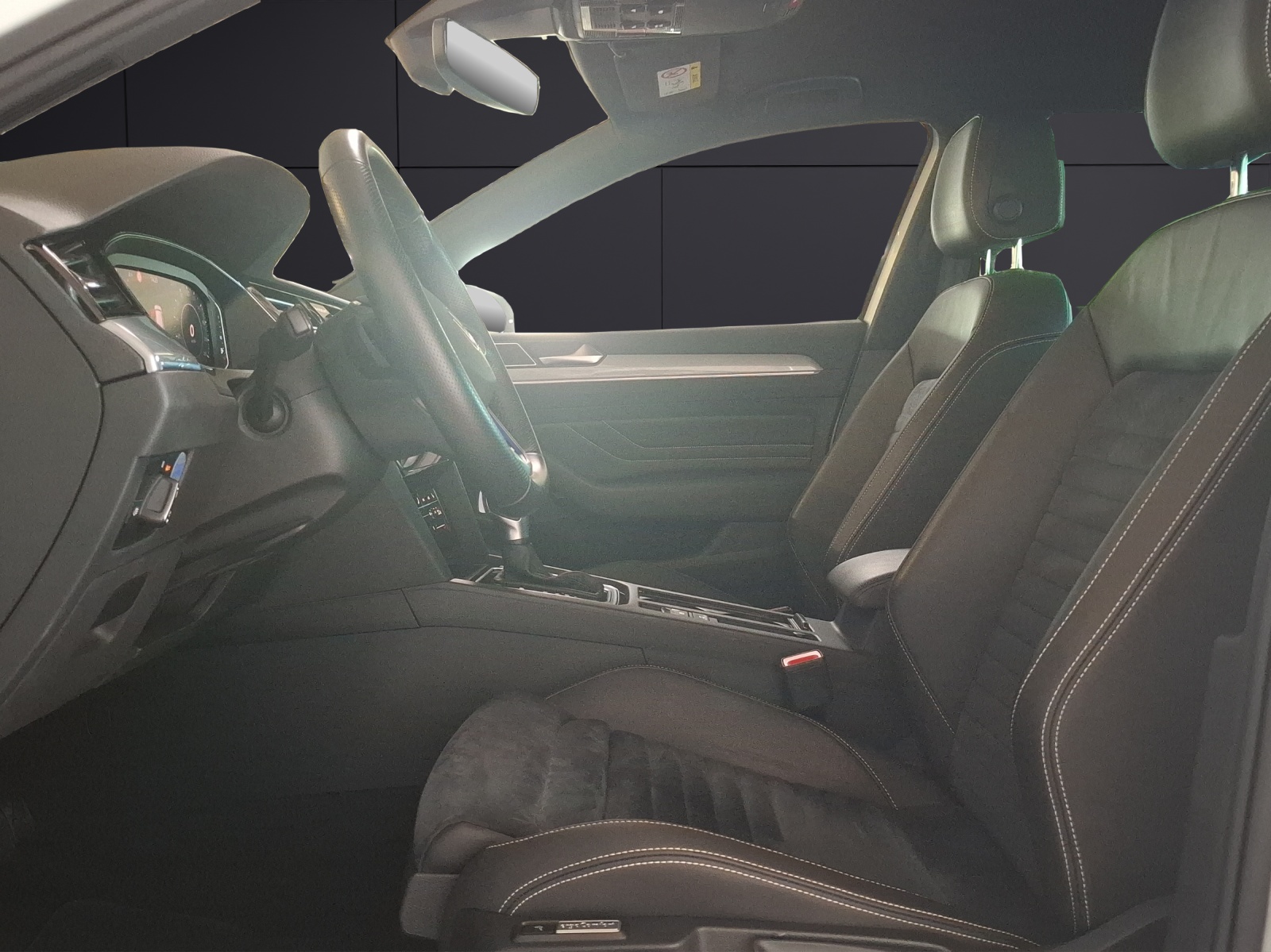 Fahrzeugabbildung Volkswagen Passat Variant GTE DSG Standhzg. Matrix AHK Navi AID RFK SH