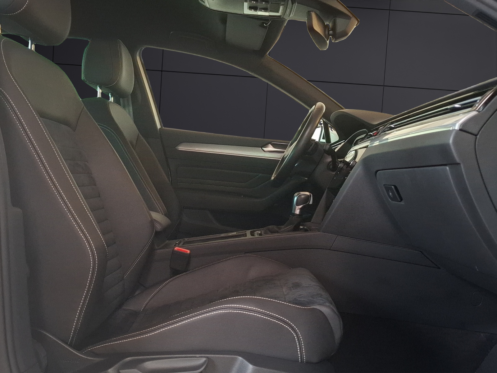 Fahrzeugabbildung Volkswagen Passat Variant GTE DSG Standhzg. Matrix AHK Navi AID RFK SH