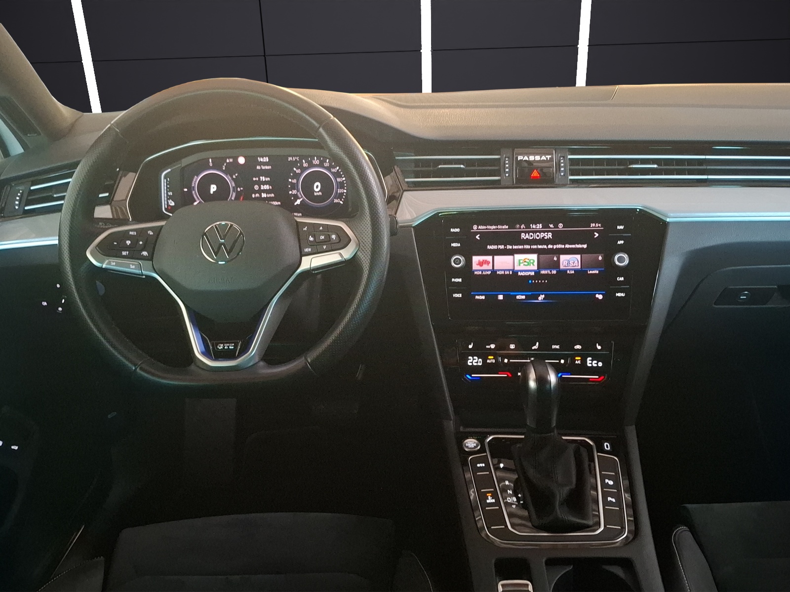 Fahrzeugabbildung Volkswagen Passat Variant GTE DSG Standhzg. Matrix AHK Navi AID RFK SH