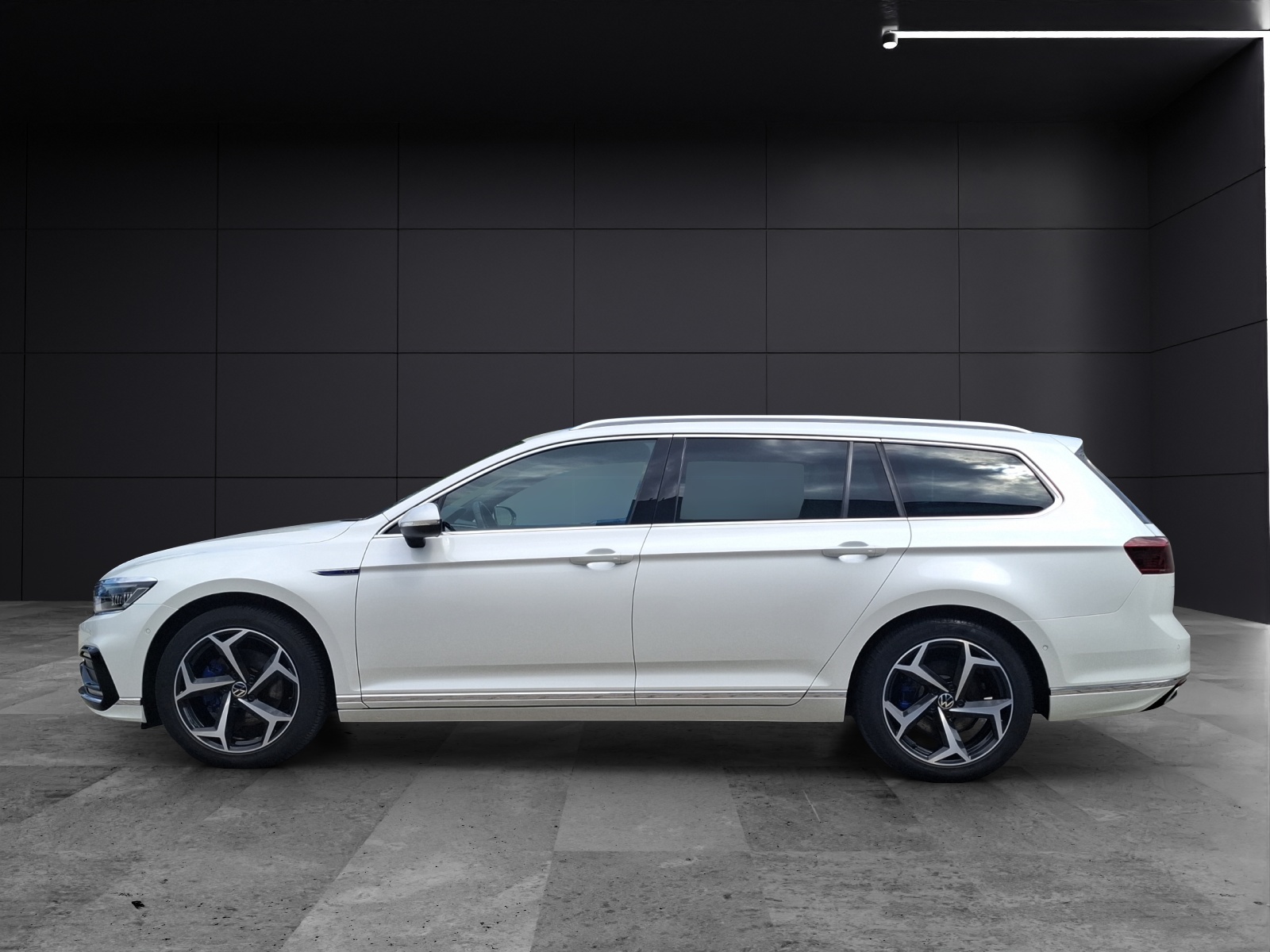 Fahrzeugabbildung Volkswagen Passat Variant GTE DSG Standhzg. Matrix AHK Navi AID RFK SH