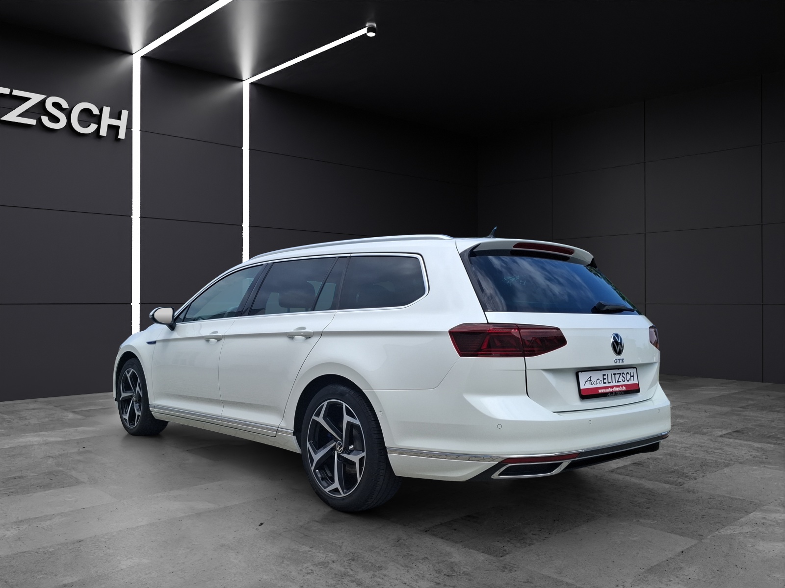 Fahrzeugabbildung Volkswagen Passat Variant GTE DSG Standhzg. Matrix AHK Navi AID RFK SH