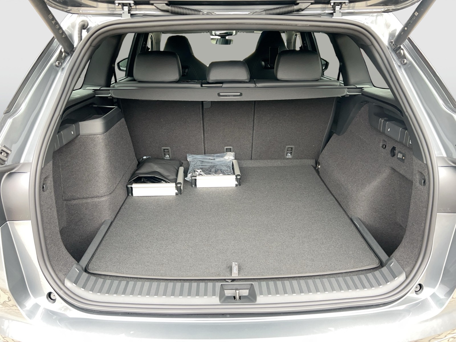 Fahrzeugabbildung SKODA Kodiaq iV Sportline AHK MATRIX 360° ASG