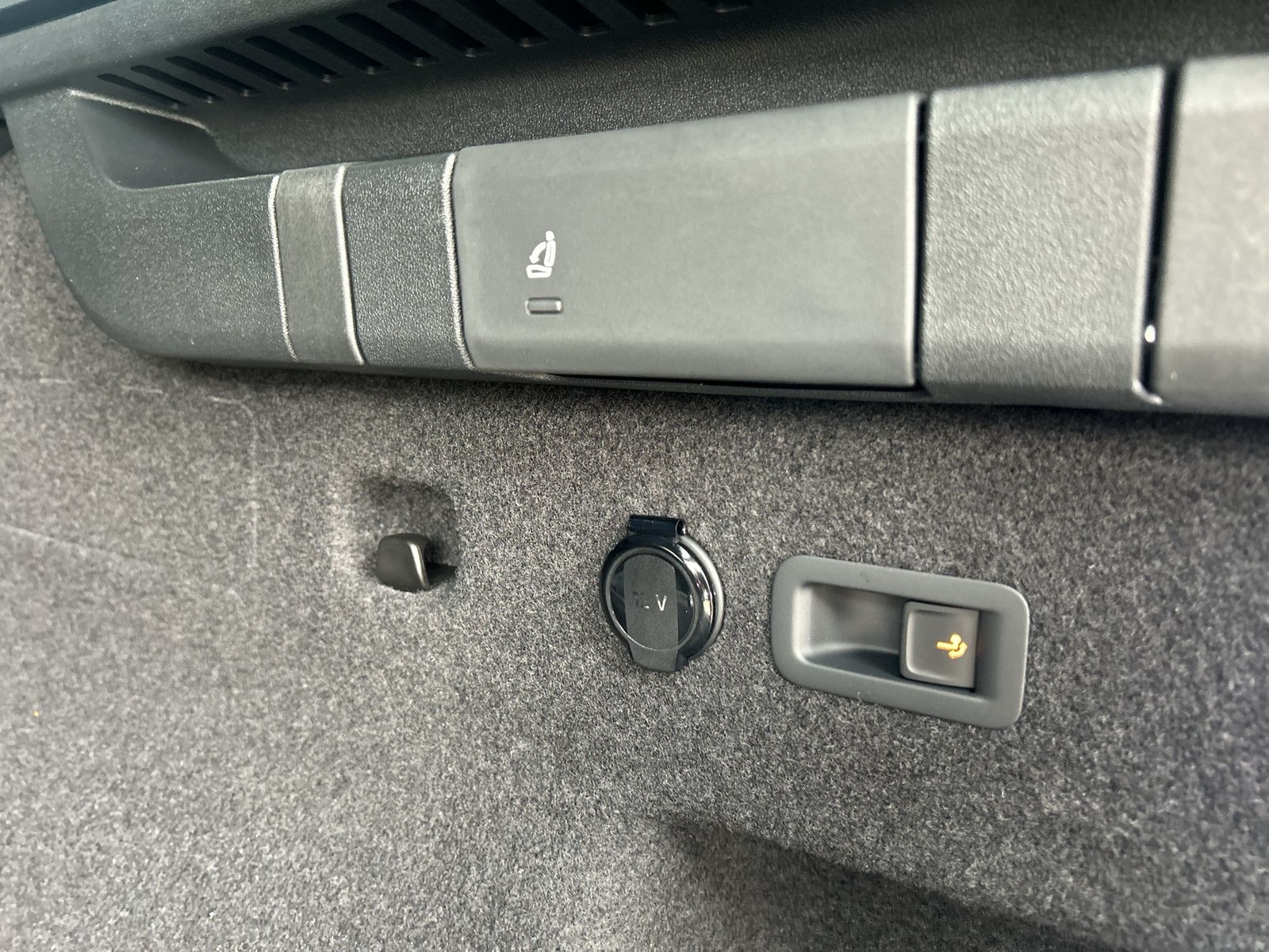 Fahrzeugabbildung SKODA Kodiaq iV Sportline AHK MATRIX 360° ASG