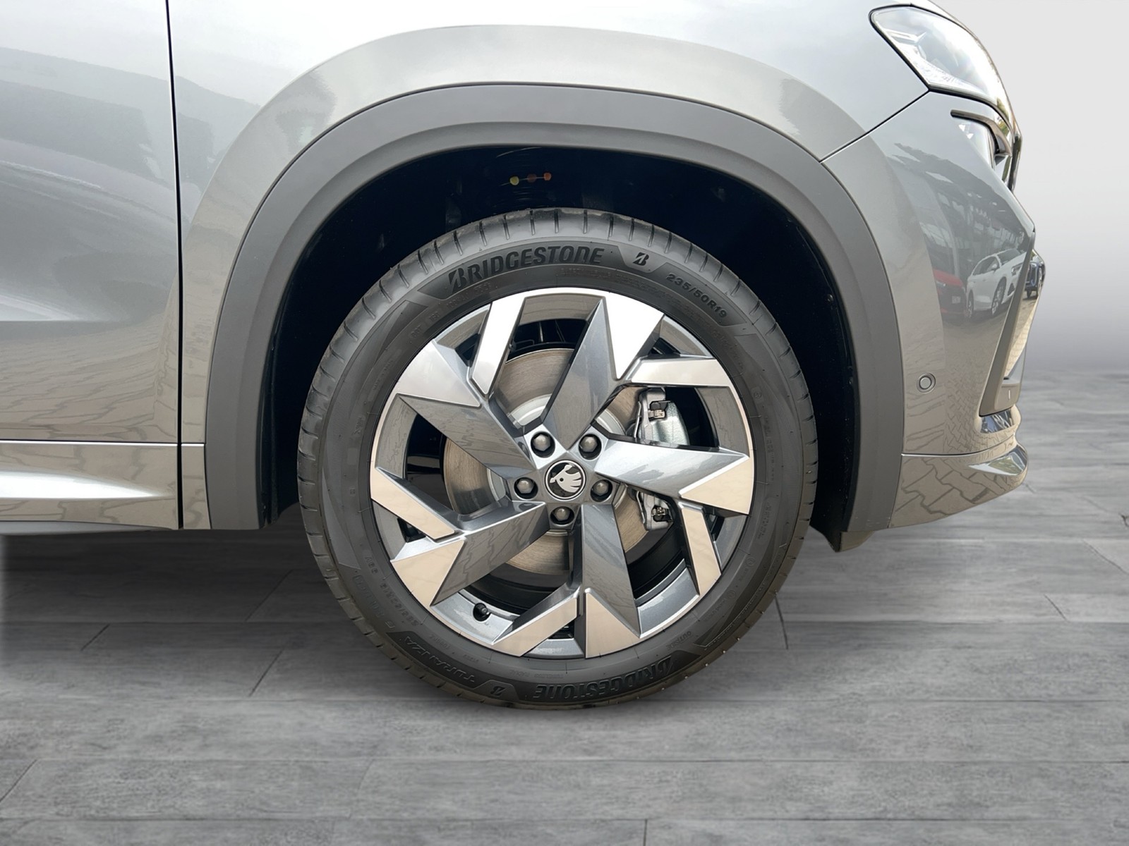 Fahrzeugabbildung SKODA Kodiaq iV Sportline AHK MATRIX 360° ASG