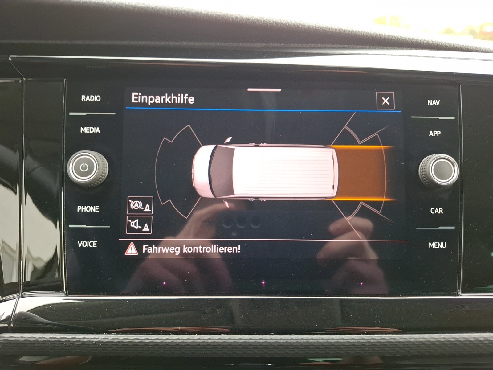 Fahrzeugabbildung Volkswagen T6 Multivan T6.1 TDI Gen. Six DSG 4-M LED AHK Navi ACC PDC SH