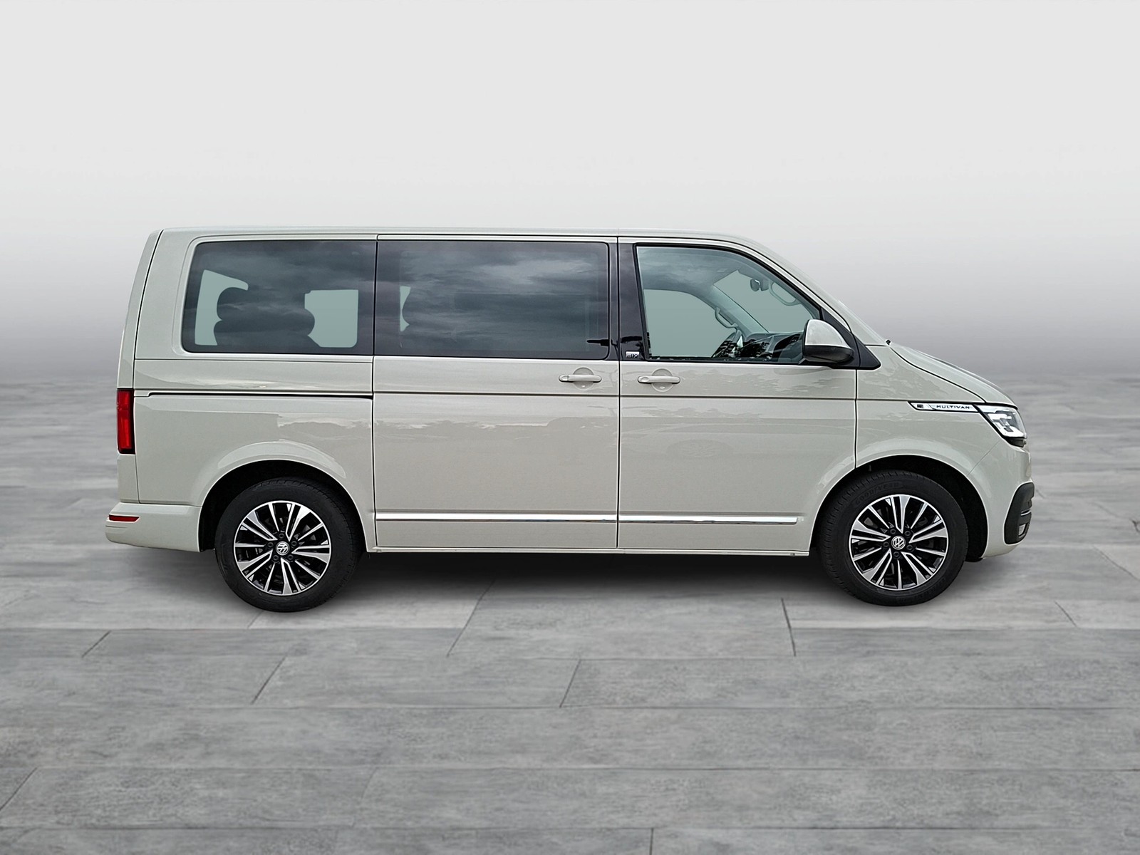 Fahrzeugabbildung Volkswagen T6 Multivan T6.1 TDI Gen. Six DSG 4-M LED AHK Navi ACC PDC SH