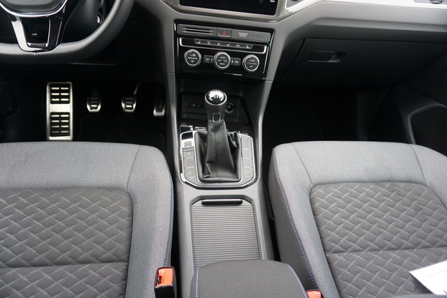 Fahrzeugabbildung Volkswagen Golf Sportsvan TSI Join Navi ACC PDC SHZ App-Connect LM