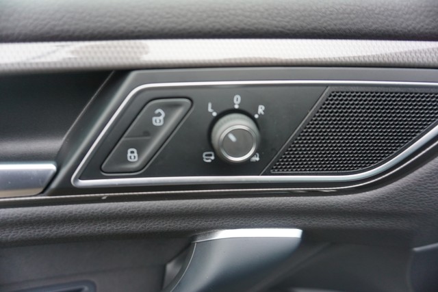Fahrzeugabbildung Volkswagen Golf Sportsvan TSI Join Navi ACC PDC SHZ App-Connect LM