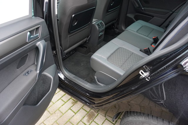 Fahrzeugabbildung Volkswagen Golf Sportsvan TSI Join Navi ACC PDC SHZ App-Connect LM