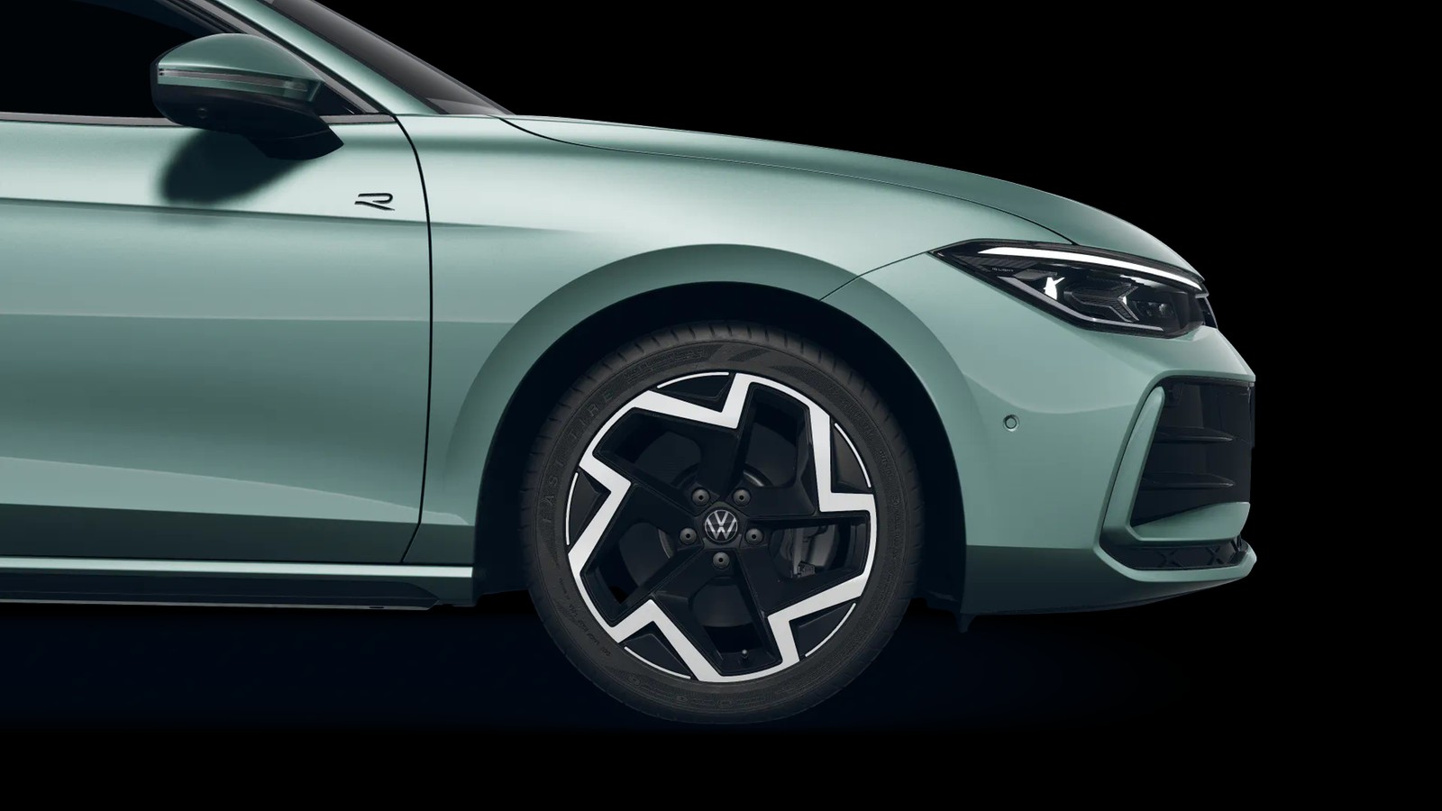 Fahrzeugabbildung Volkswagen Passat Variant TSI R-Line DSG 4 M Matrix AHK Navi AID ACC RFK SH