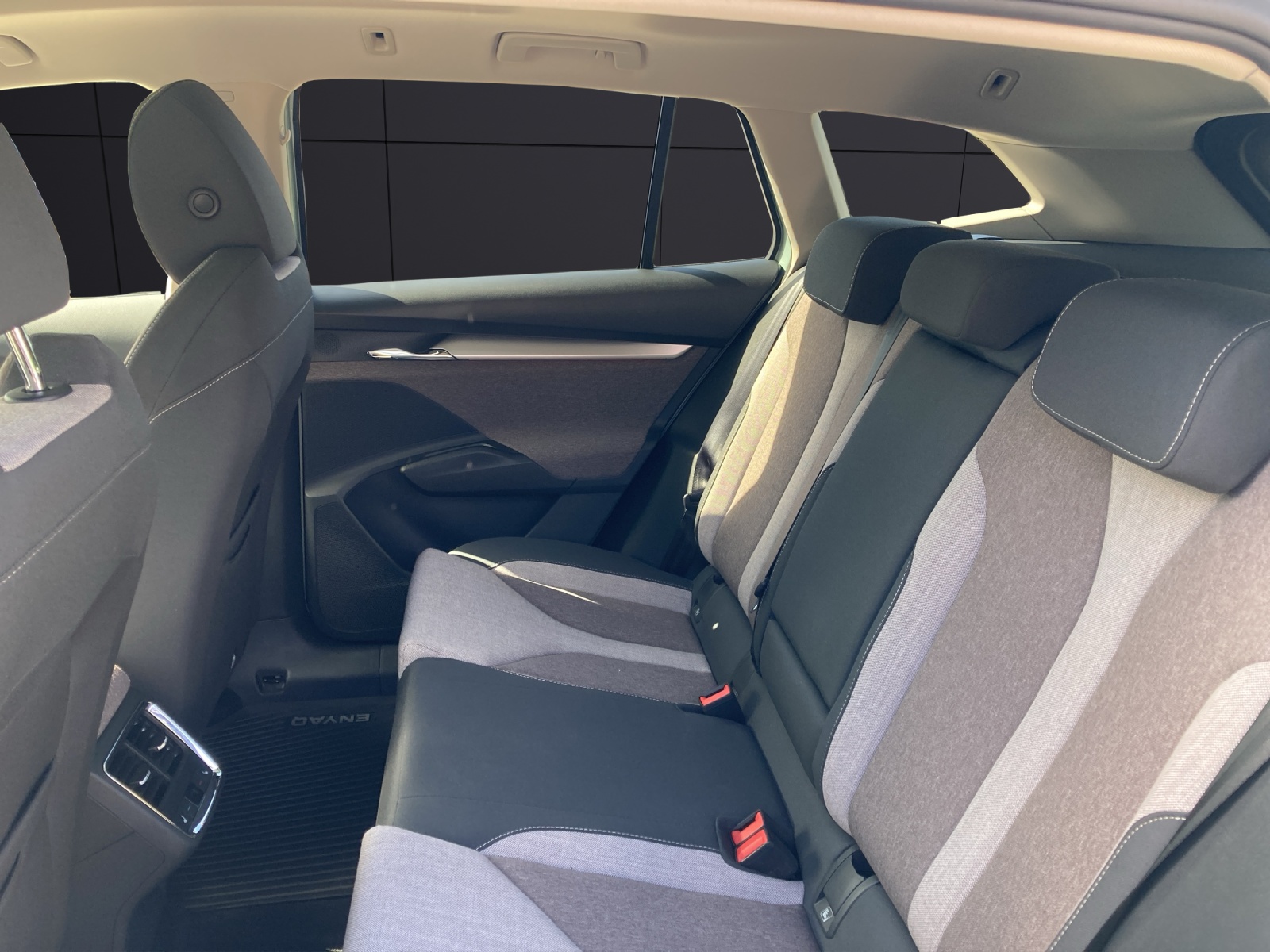 Fahrzeugabbildung SKODA ENYAQ iV 60 Lodge Matrix Navi Pano ACC RFK