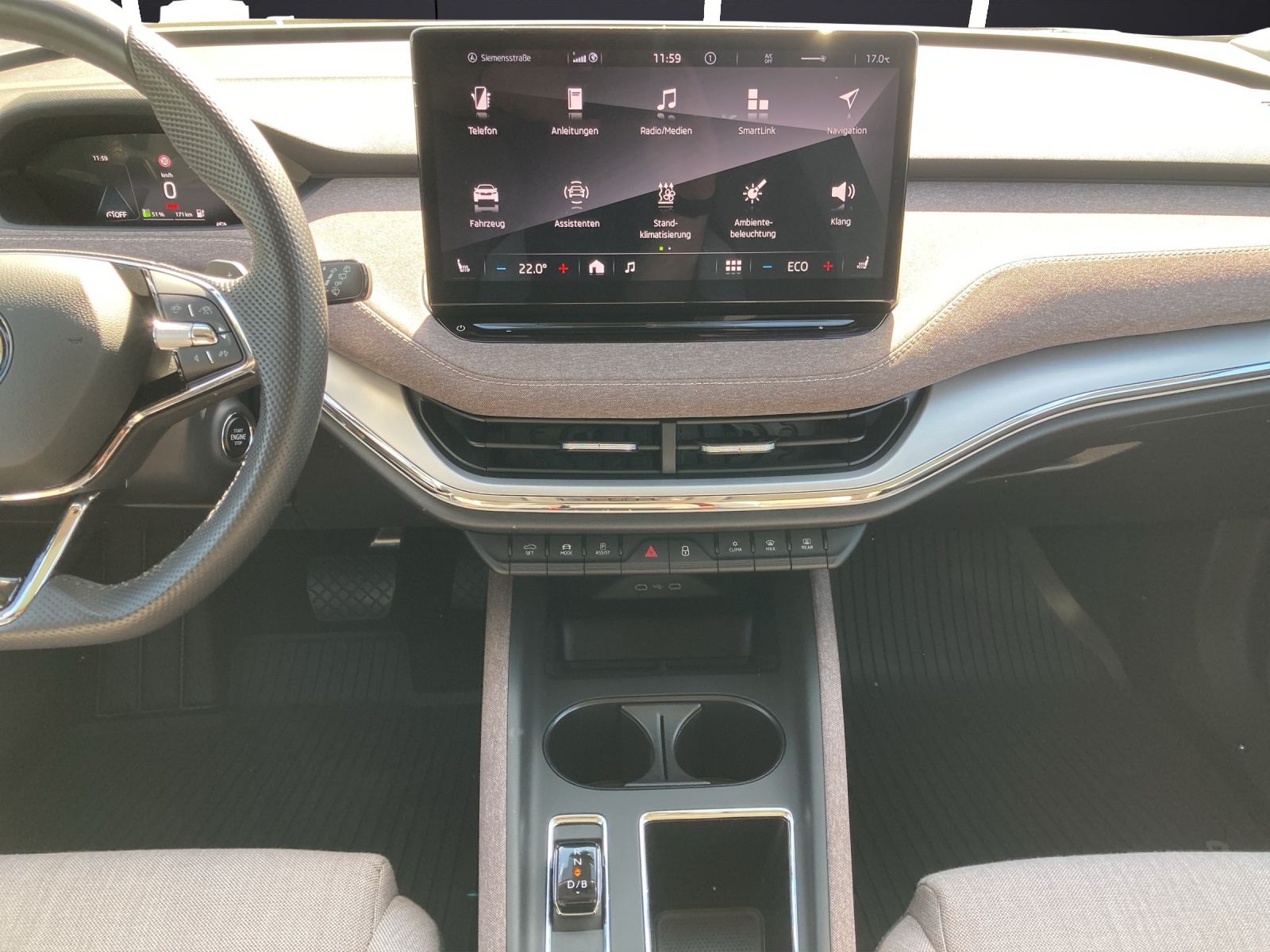 Fahrzeugabbildung SKODA ENYAQ iV 60 Lodge Matrix Navi Pano ACC RFK