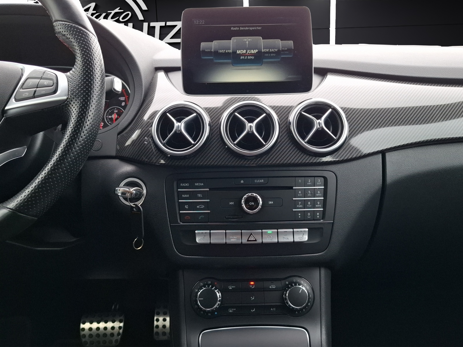 Fahrzeugabbildung Mercedes-Benz B 220 AMG-Line 4Matic LED Navi GRA 18