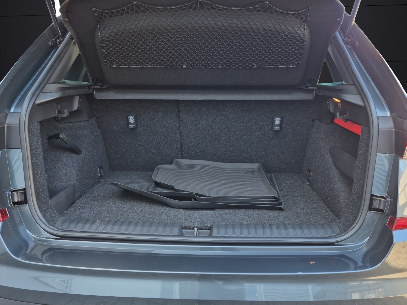 Fahrzeugabbildung SKODA Kamiq TSI Monte Carlo LED Navi Pano AID RFK SH beheiz FS 18