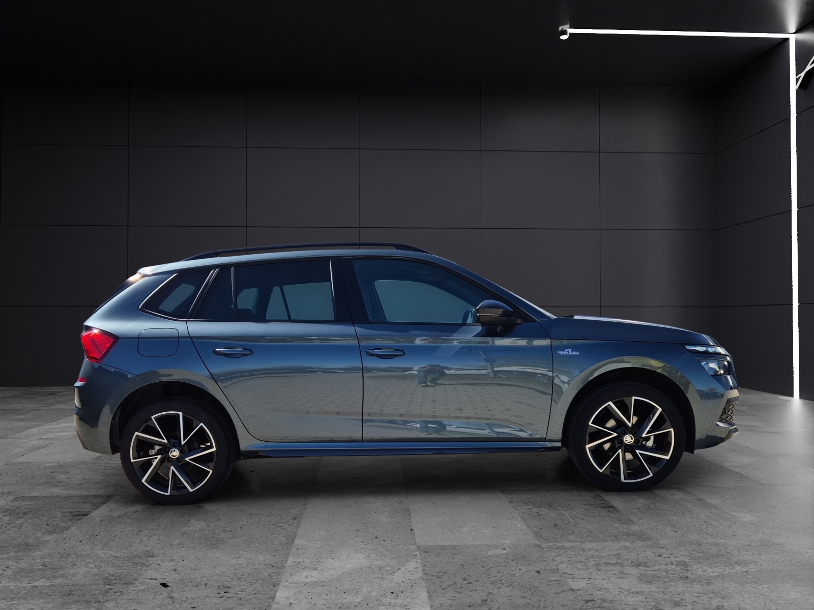 Fahrzeugabbildung SKODA Kamiq TSI Monte Carlo LED Navi Pano AID RFK SH beheiz FS 18