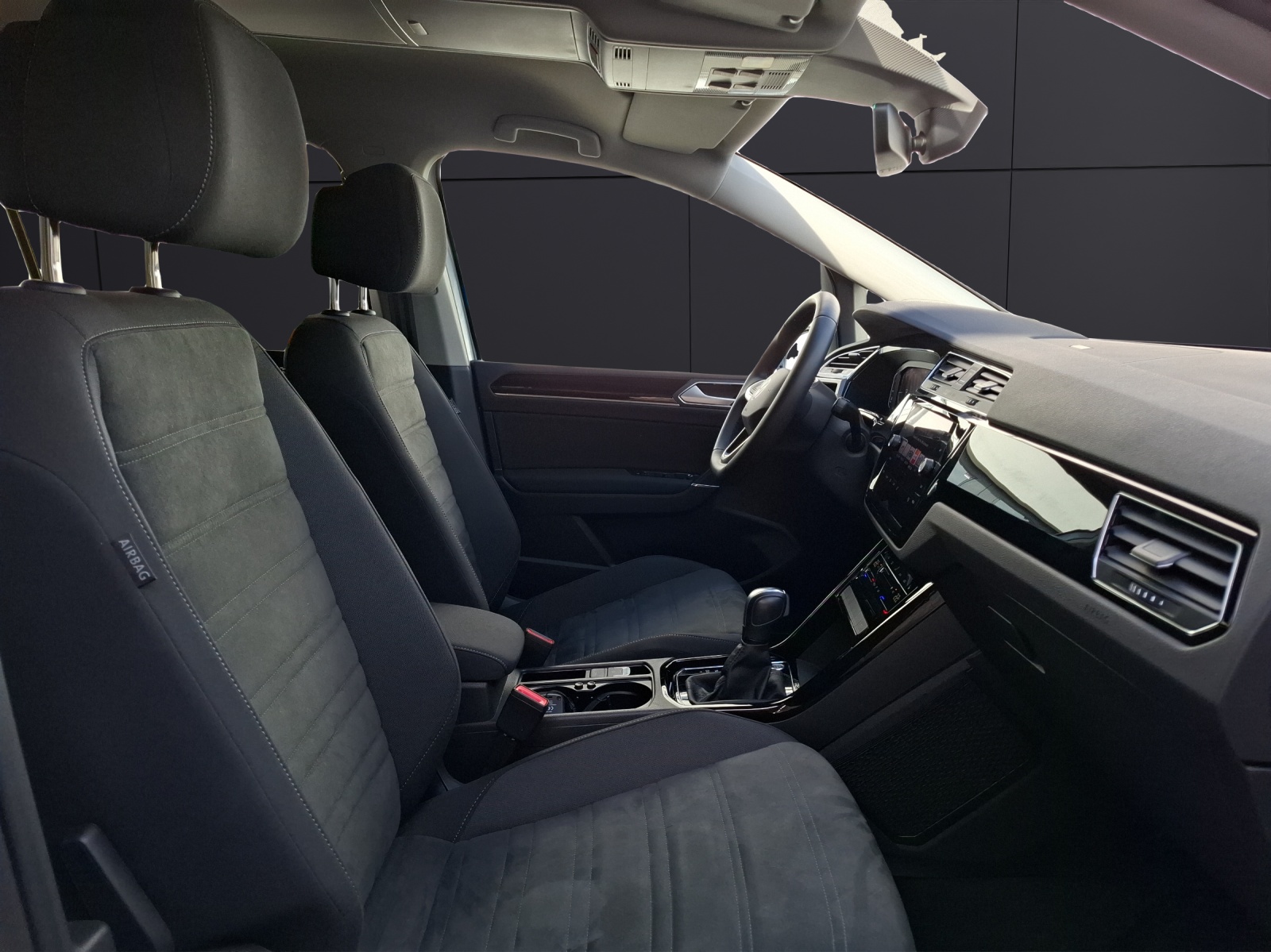 Fahrzeugabbildung Volkswagen Touran TSI Highline DSG 7-Si AHK AID ACC RFK SH LM
