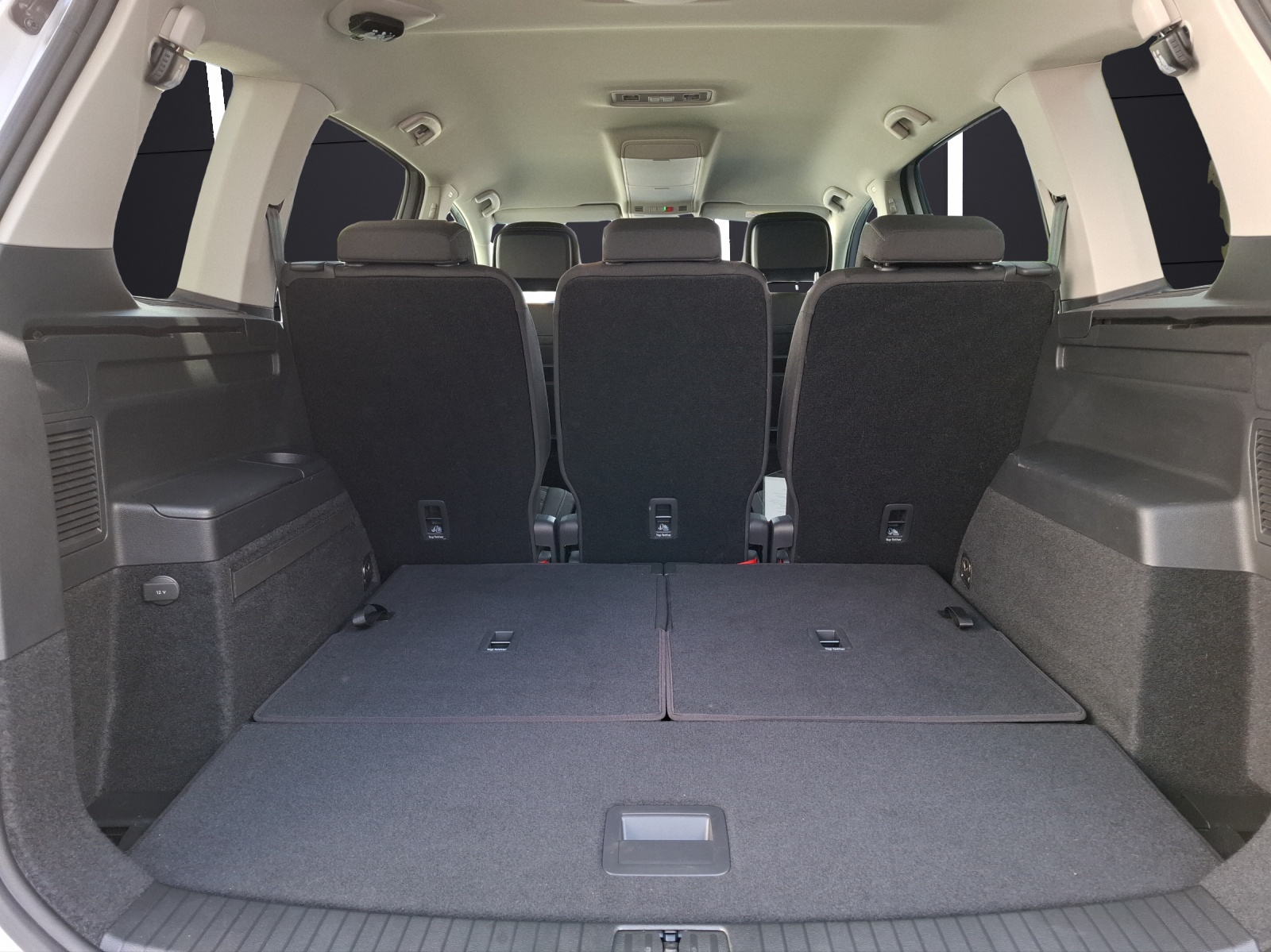 Fahrzeugabbildung Volkswagen Touran TSI Highline DSG 7-Si AHK AID ACC RFK SH LM