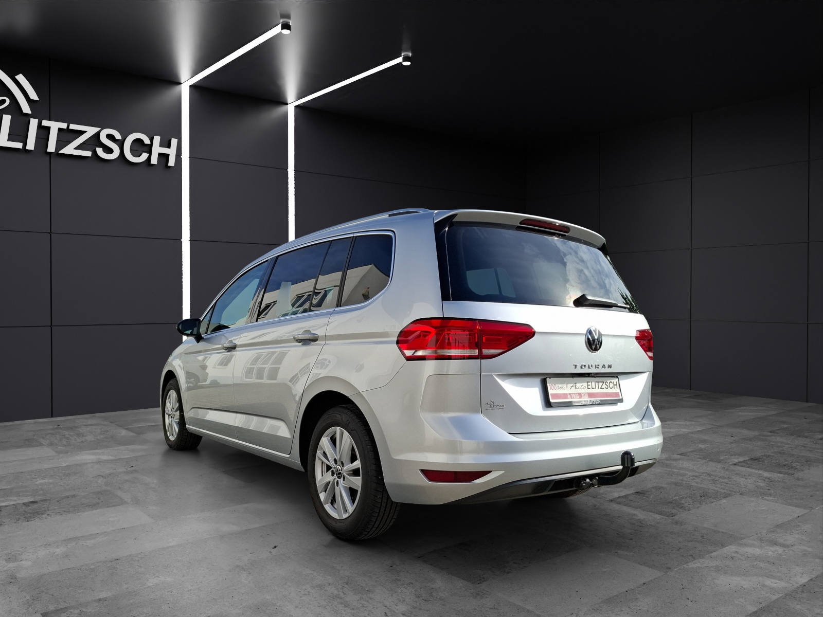 Fahrzeugabbildung Volkswagen Touran TSI Highline DSG 7-Si AHK AID ACC RFK SH LM