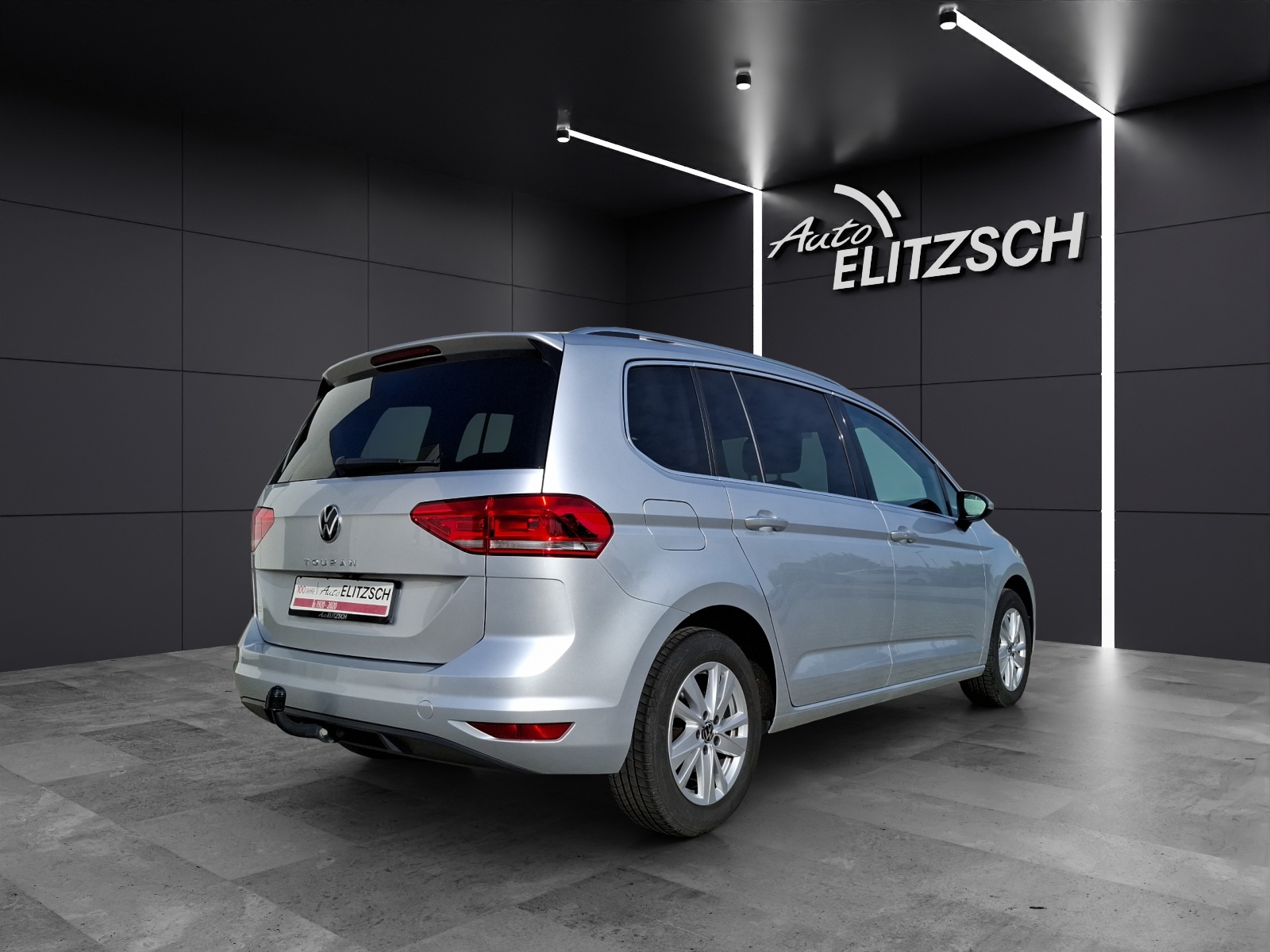 Fahrzeugabbildung Volkswagen Touran TSI Highline DSG 7-Si AHK AID ACC RFK SH LM