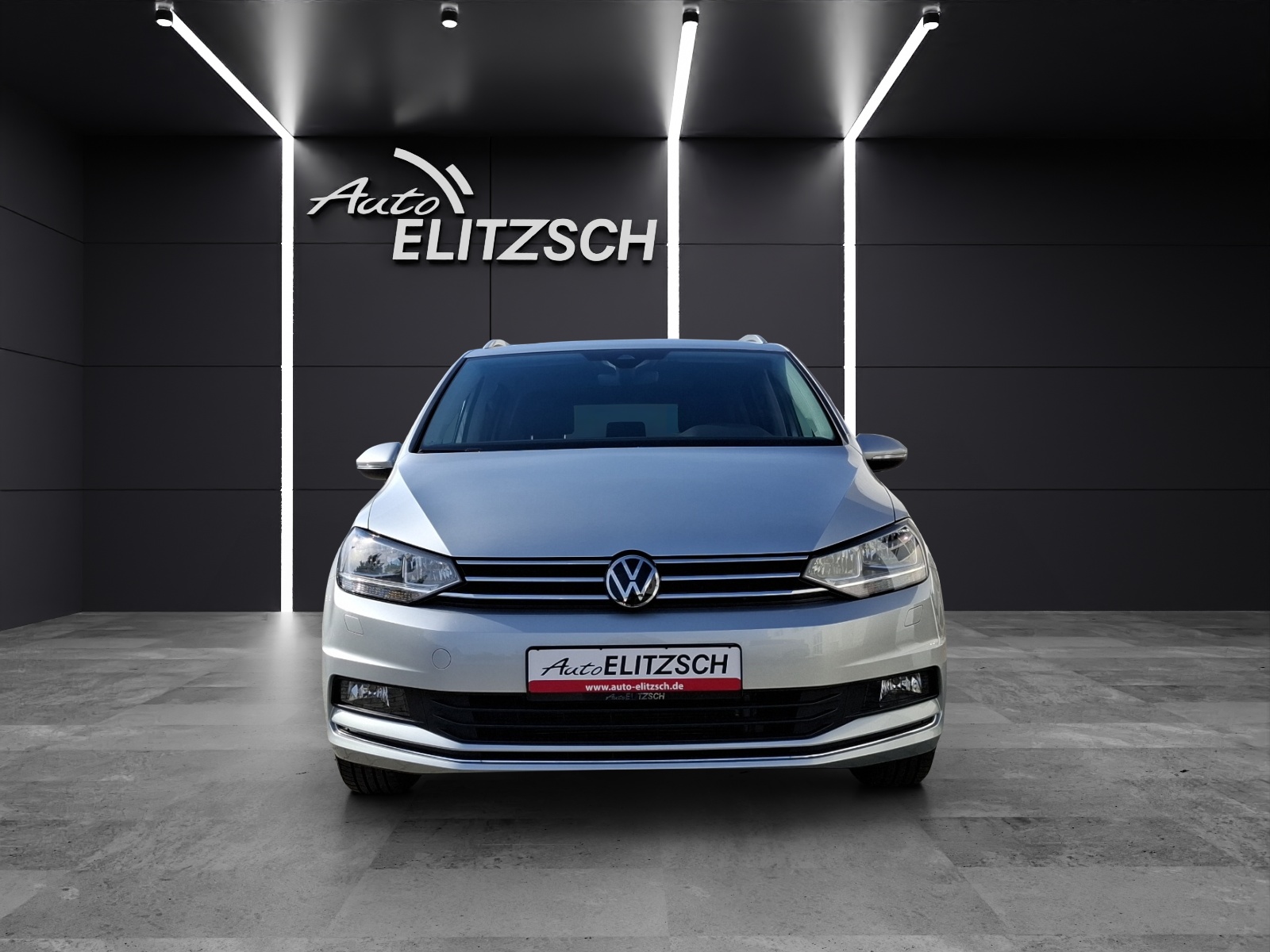 Fahrzeugabbildung Volkswagen Touran TSI Highline DSG 7-Si AHK AID ACC RFK SH LM