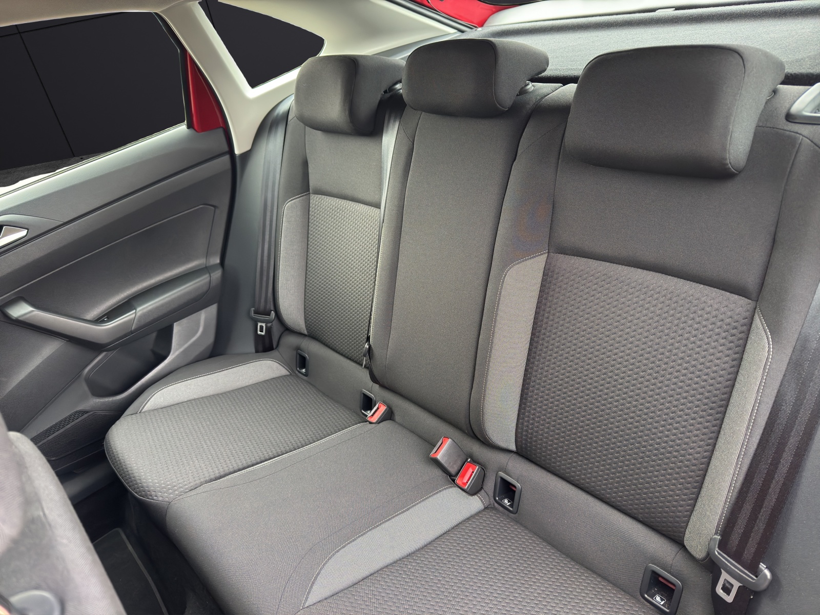 Fahrzeugabbildung Volkswagen Taigo TSI Life LED AID NAVI PDC SHZ LM