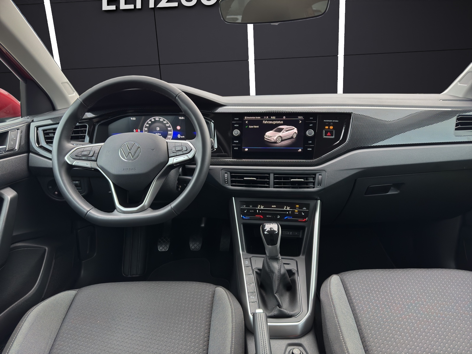 Fahrzeugabbildung Volkswagen Taigo TSI Life LED AID NAVI PDC SHZ LM